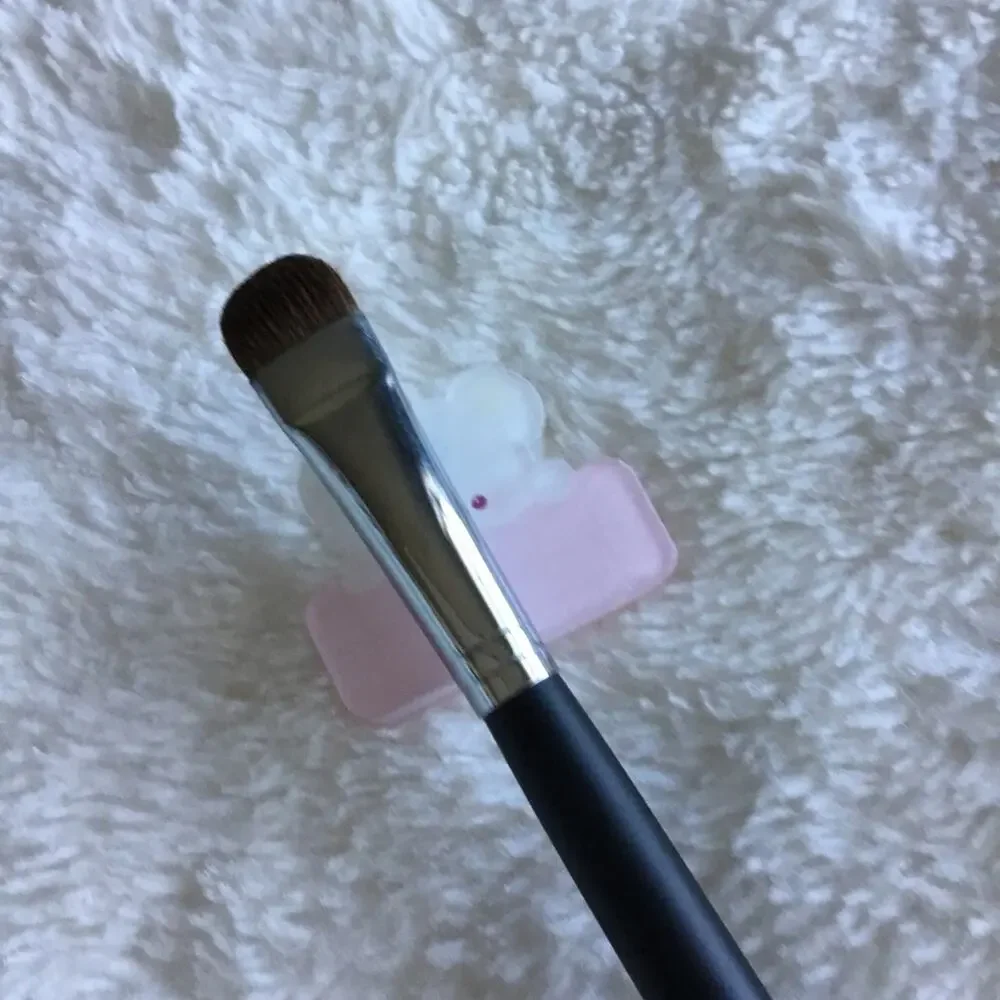 Mirabella Black Eyeshadow Blending Brush
